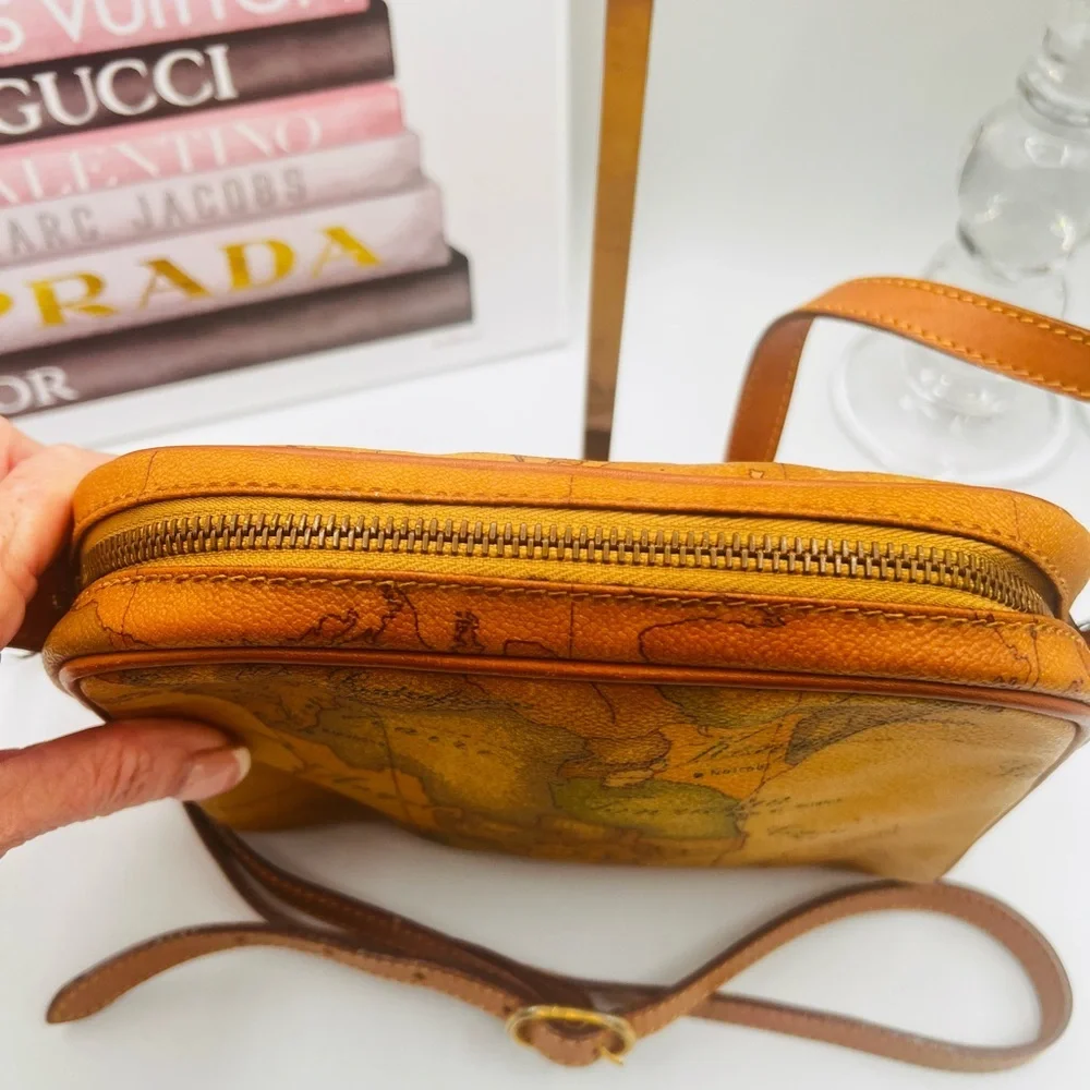 Alviero Martini Geo Classe Crossbody Bag